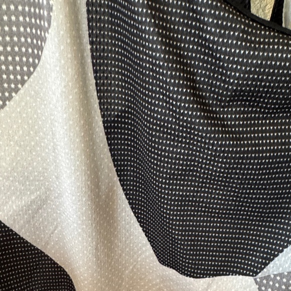 Under Armour Geometric Black and Gray Women's Tank - Picture 3 of 6